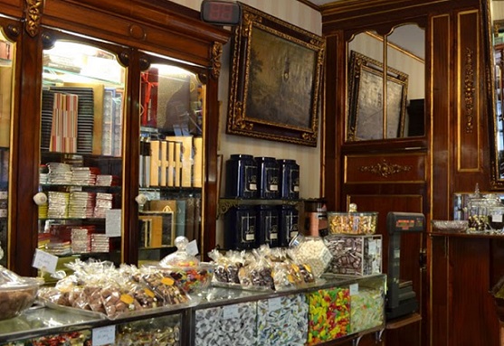 oldest shops in barcelona- Fargas