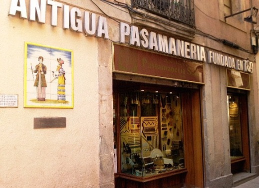 oldest shops in Barcelona- Antiga passamaneria
